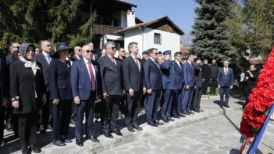 Macaristan’ın Bağımsızlık Günü’nün 178. yıl dönümü dolayısıyla, Kütahya’da halk arasında