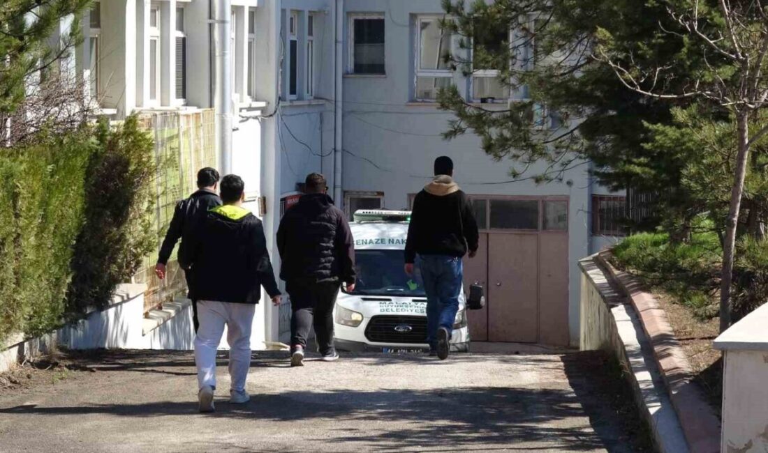 Malatya’da tartıştığı babasını bıçaklayarak öldüren zanlı yakalandı. Olay, dün saat