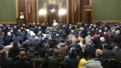 Malatya’da Ramazan Bayramı dolayısıyla vatandaşlar sabahın erken saatlerinde camilere akın