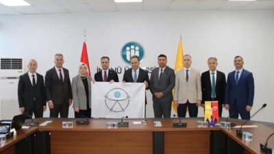 İnönü Üniversitesi Merkez Kütüphanesi “Erişilebilirlik Bayrağı” almaya hak kazandı. Malatya’da,