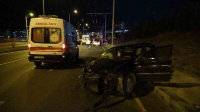 Malatya’da sürücüsünün kontrolünden çıkan hafif ticari araç aynı yöne seyreden