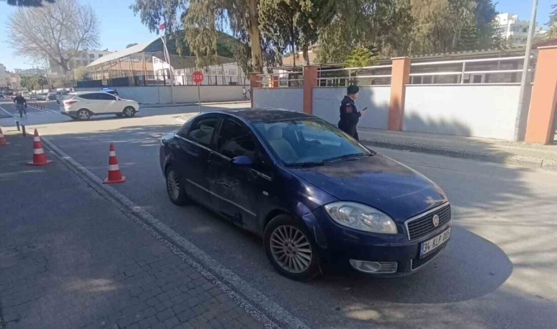 Antalya’nın Manavgat ilçesinde otomobil ile çarpışan motosiklet sürücüsü yaralandı. Kaza,