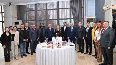 Manisa’da Ramazan Bayramı dolayısıyla düzenlenen resmi bayramlaşma töreni, yoğun katılımla