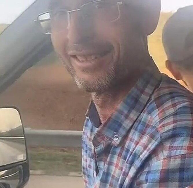 Manisa’nın Kula ilçesinde 53 yaşındaki şahıs, kendini asarak intihar etti.