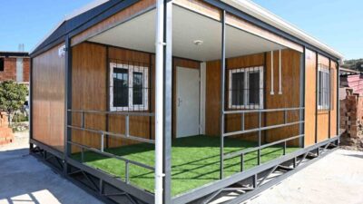 Manisa Büyükşehir Belediyesi, yoğun yağışlar nedeniyle evleri kullanılamaz hale gelen