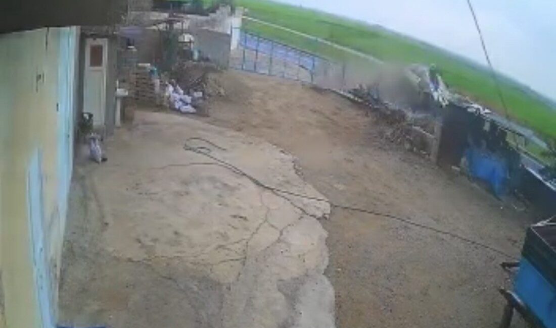 Mardin’in Nusaybin ilçesinde kamyonetin kontrolden çıkıp tümseğe çarptığı ve 3