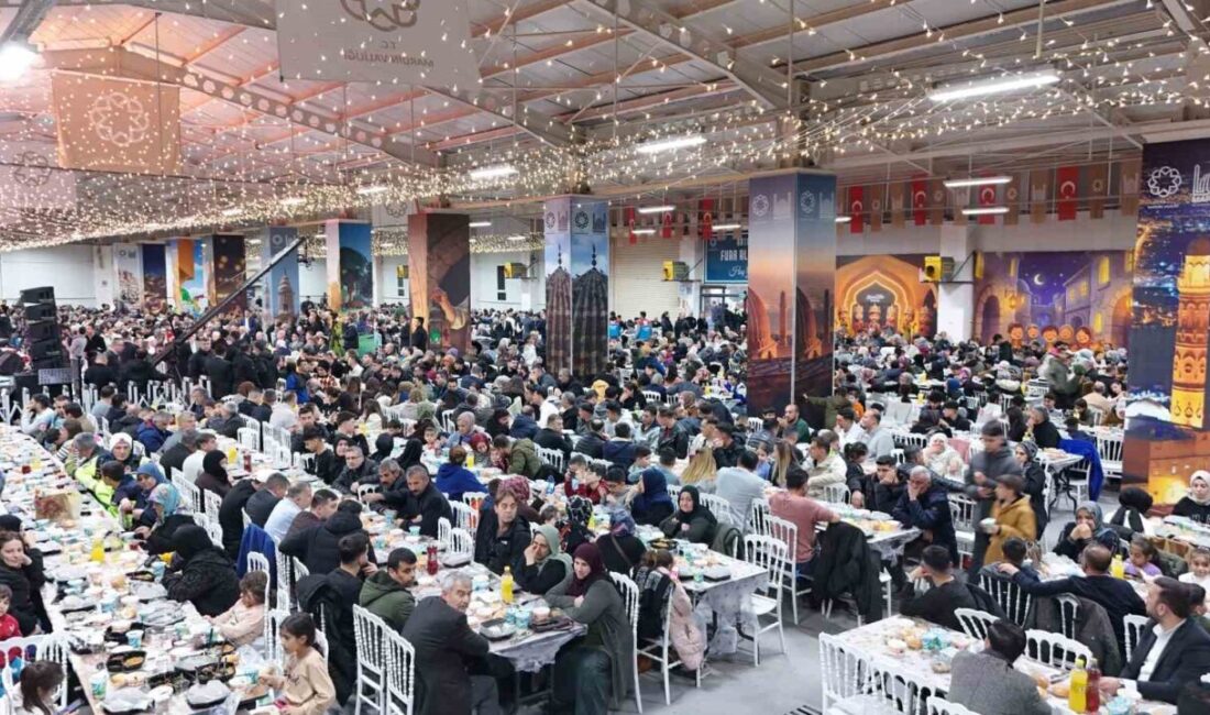 Mardin’de farklı inanç gruplarının temsilcileri, düzenlenen “Kardeşlik İftarı” programında bir