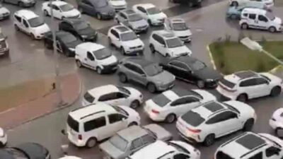 Mardin’in Nusaybin ilçesinde Ramazan Bayramı arifesinde araç yoğunluğu yaşandı. Bayram