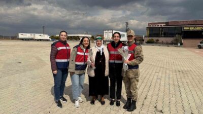 Mardin’de jandarma ekipleri 8 Mart Dünya Kadınlar Günü münasebetiyle kadınların