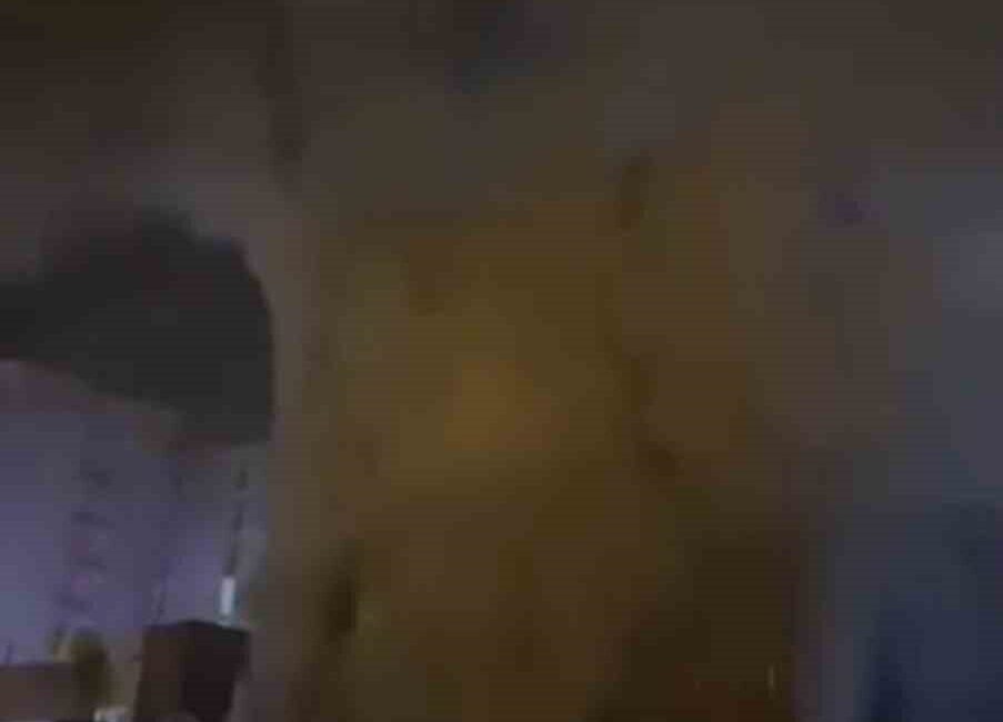 Mardin’in Kızıltepe ilçesinde bir mobilya döşemecisinde çıkan yangın, itfaiye ekiplerinin