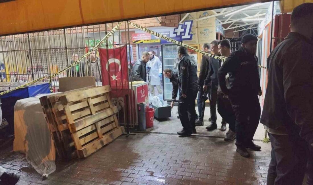 Antalya’nın Manavgat ilçesinde bir markette müşteri ile iş yeri sahibinin