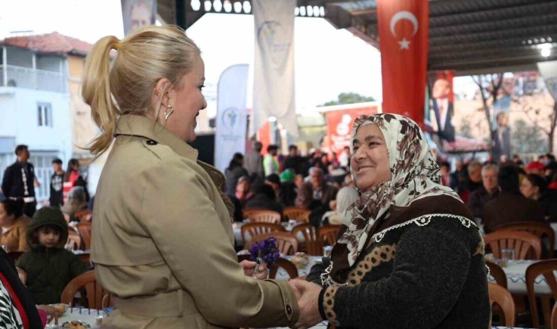 Merkezefendi Belediyesi tarafından İlbade Mahallesi’nde kurulan iftar sofrası yoğun katılımla