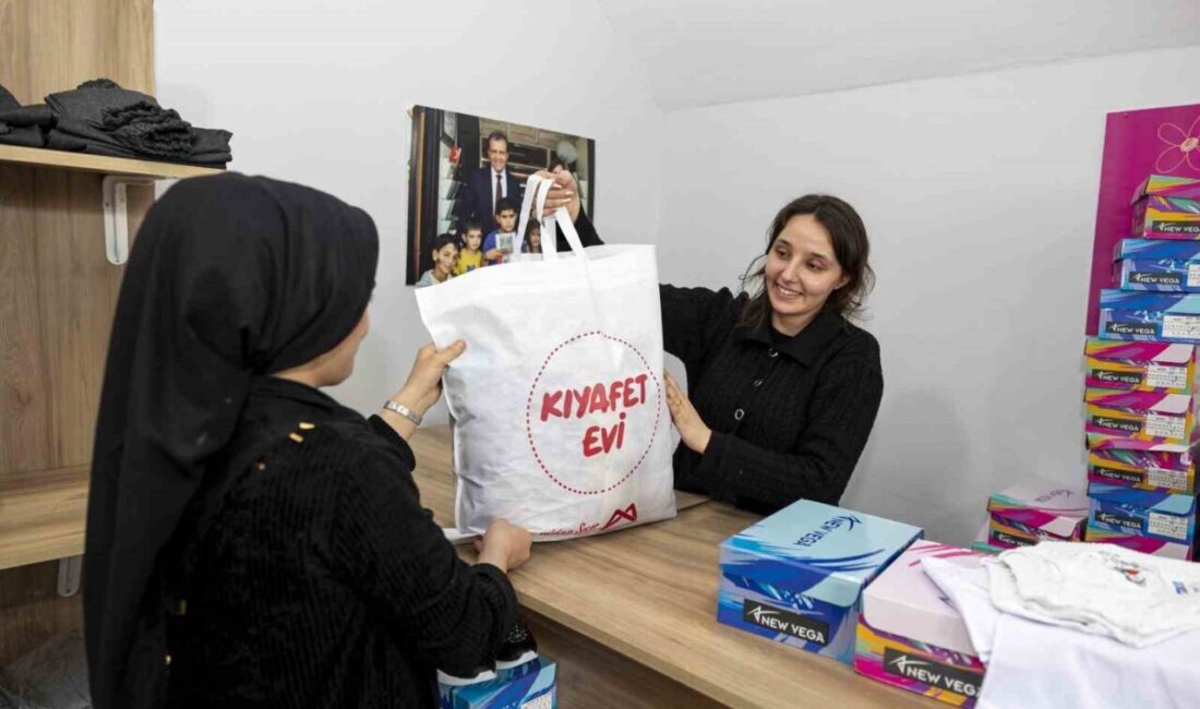 Mersin Büyükşehir Belediyesinin ‘Kıyafet Evi’ projesi kapsamında dar gelirli ailelerin
