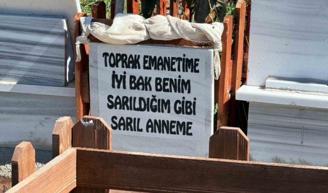 Adıyaman’da, 6 Şubat depreminde enkaz altında kalarak hayatını kaybedenlerin mezar