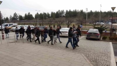 Yuttuğu 33 adet paket halindeki 258,31 gram metamfetamini midesinde Türkiye’ye