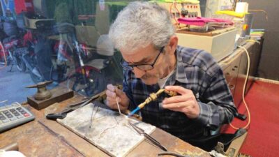 Kuyumcu atölyelerinde değeri kimi zaman yüz binlerce doları bulan pırlanta