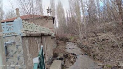 Kayseri’nin Develi ilçesinde 1802 yılında yapılan minaresiz cami, görenleri şaşırtıyor.