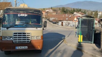 Karabük’te minibüs ile motosikletin çarpışması sonucu meydana gelen trafik kazasında