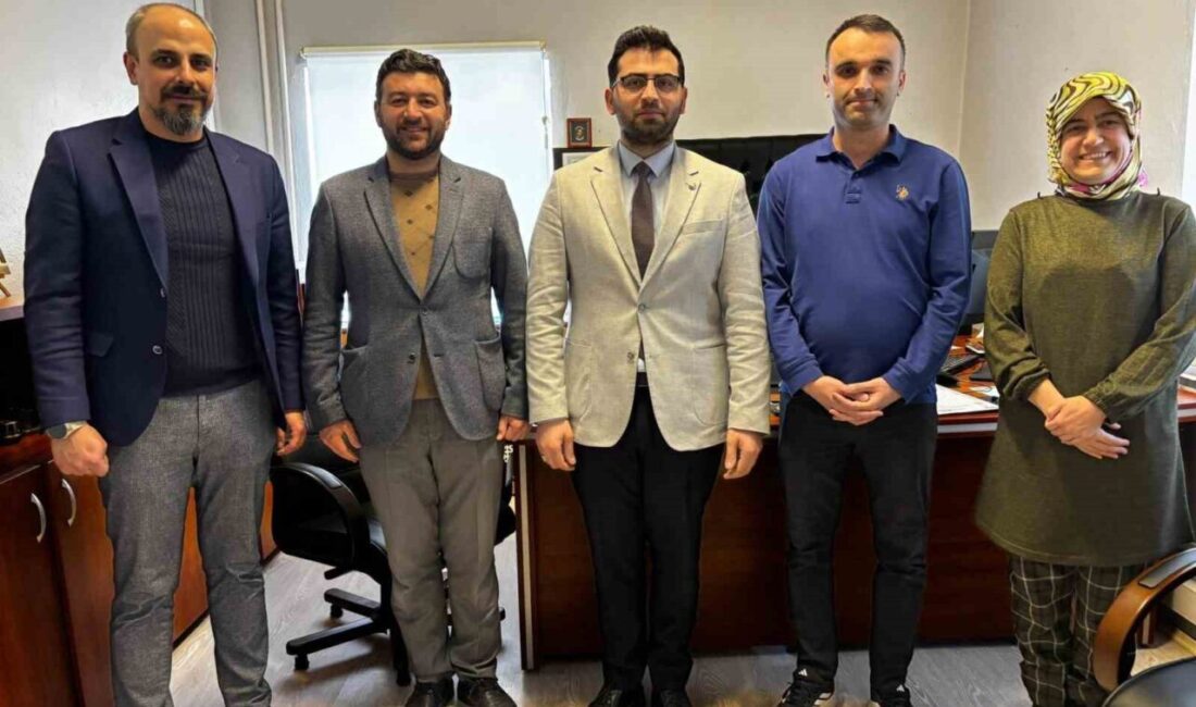 Eskişehir’de ilkokulu öğrencileri, Ramazan ayının yardımlaşma ruhunu yaşatarak kumbaralarında biriktirdikleri