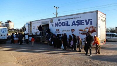 Antalya Büyükşehir Belediyesi, Ramazan ayı geleneksel sıcak yemek ikramlarını sürdürüyor.