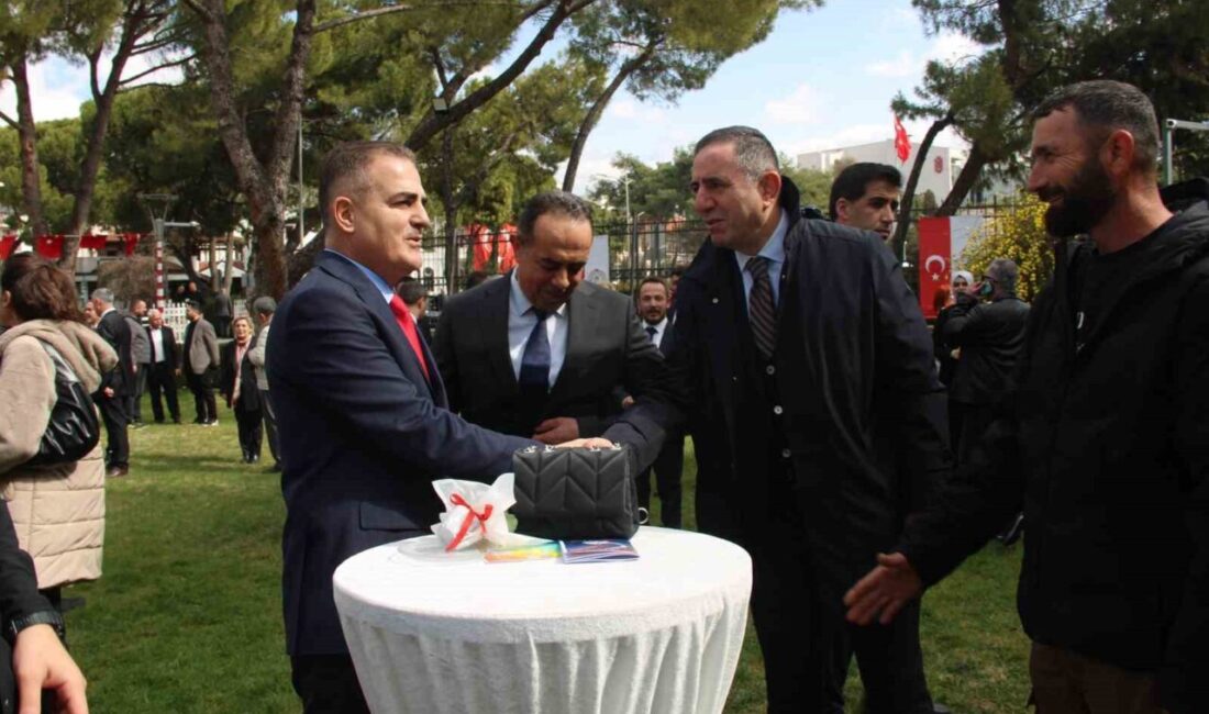 Muğla Valiliği’nin düzenlediği bayramlaşma programında protokol üyeleri, kurum temsilcileri ve