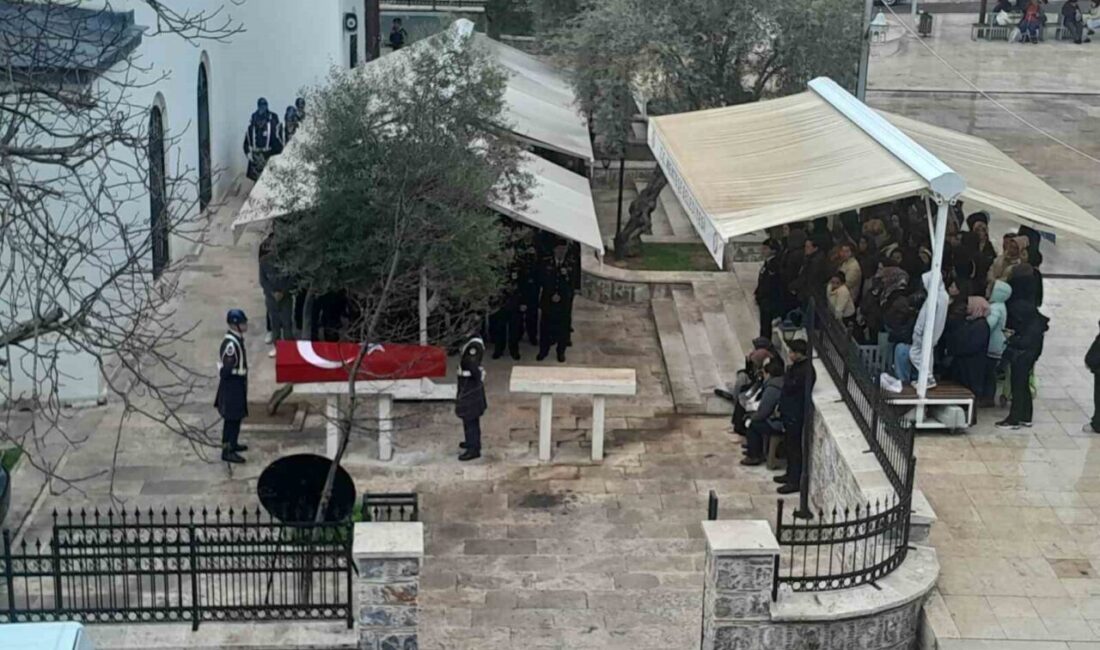 Muğla’da hayatını kaybeden emekli Jandarma Albay Ertuğrul Köroğlu, Türk bayrağına