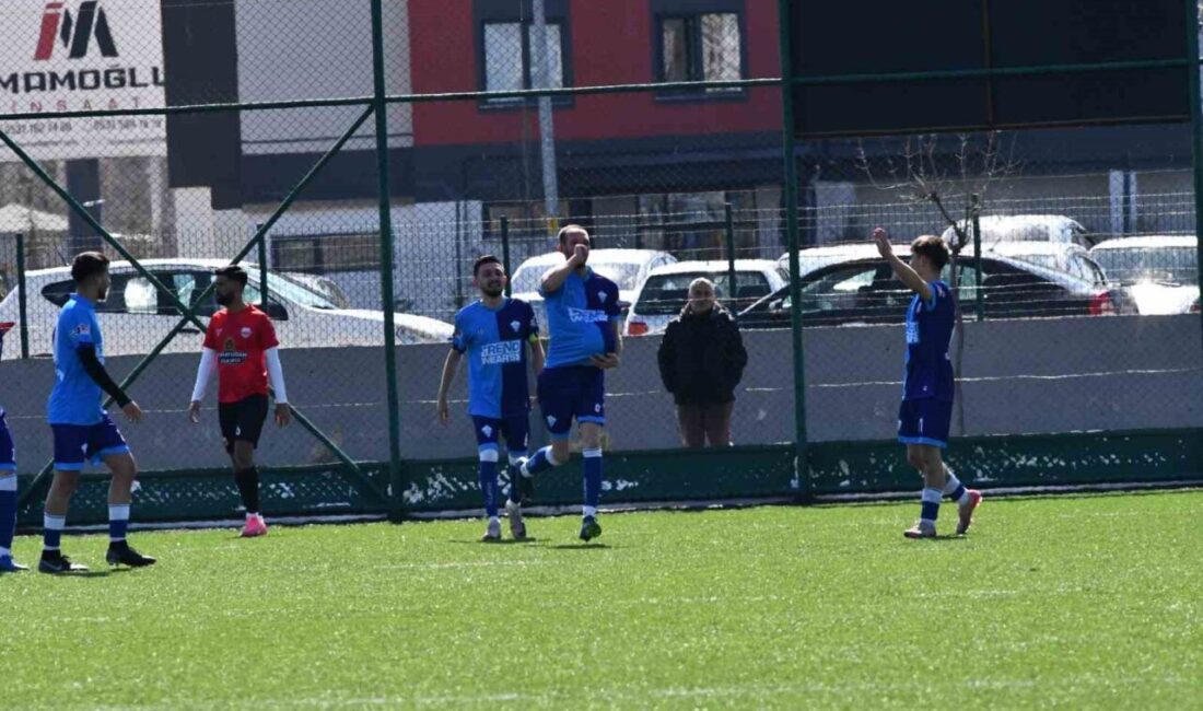 Gaziosmanpaşaspor forması giyen Muhsin Karataş, Talas Anayurtspor maçında attığı golü