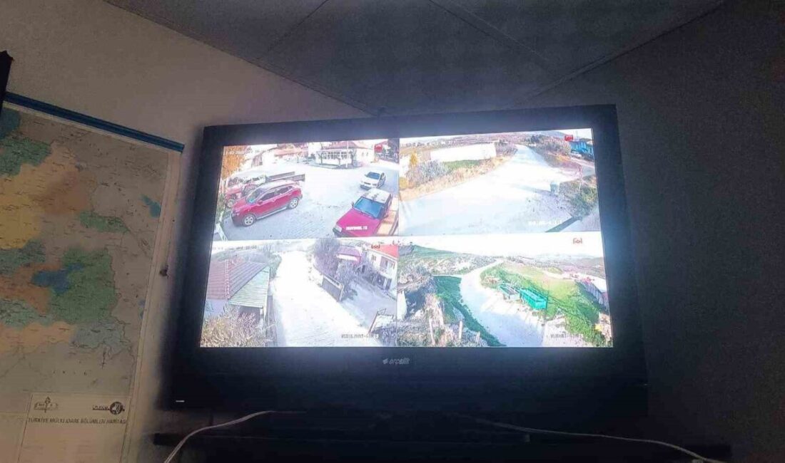 Manisa’nın Sarıgöl ilçesine bağlı Çavuşlar Mahallesi’nde mahalle güvenliğini artırmak amacıyla