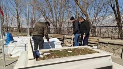 Muş’ta Ramazan Bayramı öncesi şehit mezarlarında bakım, onarım ve çevre