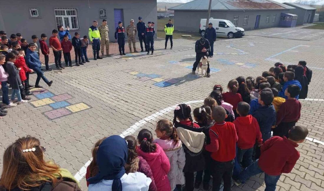 Muş İl Jandarma Komutanlığı ekipleri, Korkut ilçesindeki Yedipınar İlkokulu öğrencilerini