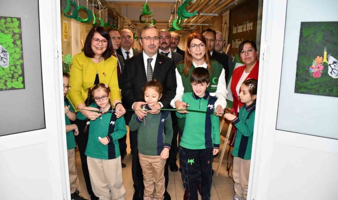 Eskişehir’de 1-7 Mart Yeşilay Haftası kapsamında düzenlenen programda öğrenciler, hazırladıkları