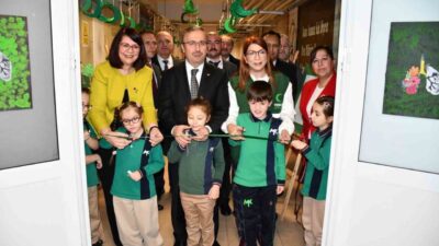 Eskişehir’de 1-7 Mart Yeşilay Haftası kapsamında düzenlenen programda öğrenciler, hazırladıkları