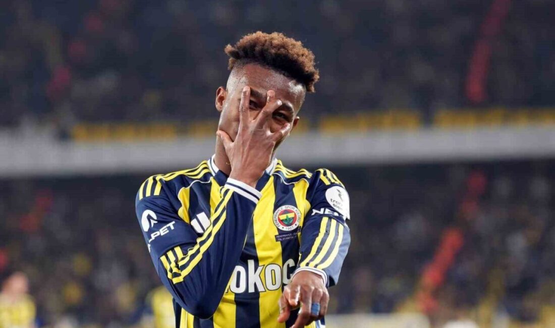 Fenerbahçe’nin Malili oyuncusu Dorgeles Nene, Gaziantep FK maçında hat-trick yaptı.