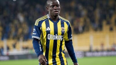 Fenerbahçe’nin tecrübeli orta saha oyuncusu N’Golo Kante, Fransa Milli Takımı’na