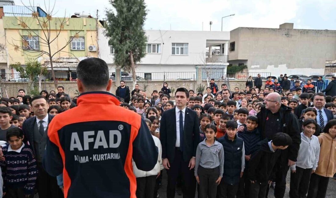 Mardin’in Nusaybin ilçesinde, 1-7 Mart Deprem Haftası kapsamında deprem tatbikatı