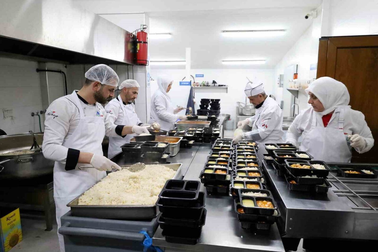 Sakarya Büyükşehir Belediyesi, Ramazan ayı boyunca toplamda 90 bin kişilik