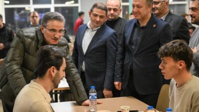 Erzurum Valisi Aydın Baruş, İbrahim Hakkı Öğrenci Yurdu’nda kalan öğrencilerle