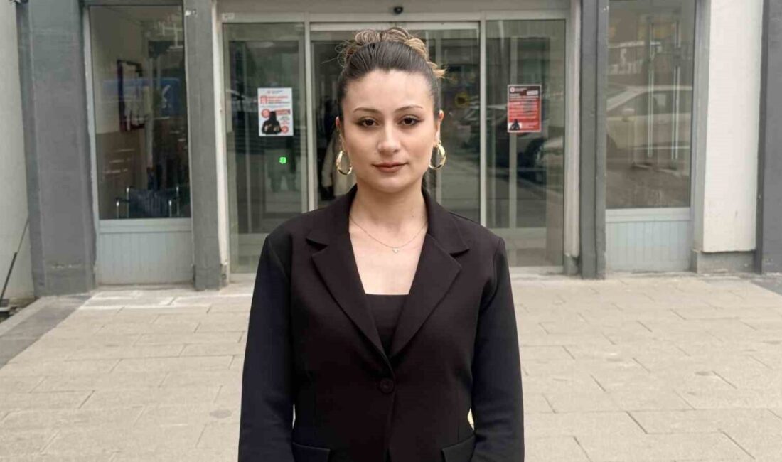 Tokat’ta girdiği büfede yaptığı uluslararası yardım işaretiyle yadım isteyen kadın,