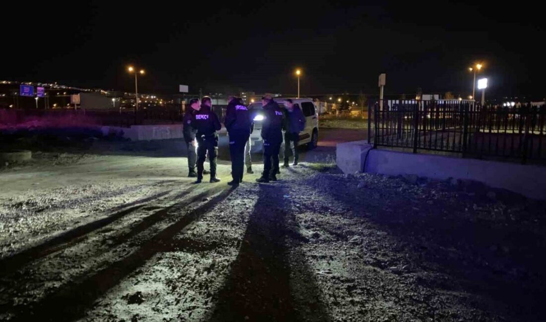 Çorum’da kimliği belirsiz saldırganlar tarafından darbedildikten sonra tabancayla vurulan bir