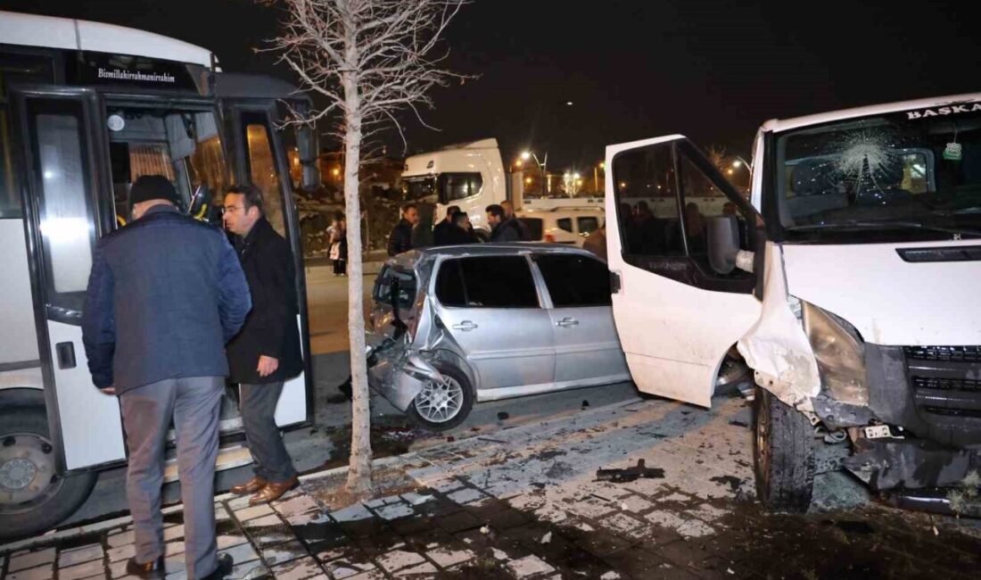 Nevşehir’de alkollü sürücünün direksiyon hakimiyetini kaybetmesi sonucu park halindeki araçlara