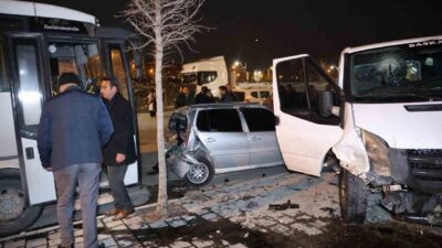 Nevşehir’de alkollü sürücünün direksiyon hakimiyetini kaybetmesi sonucu park halindeki araçlara