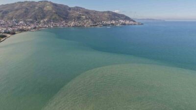 Ordu’nun yüksek kesimlerinde eriyen ve ırmak ile Karadeniz’e dökülen çamurlu