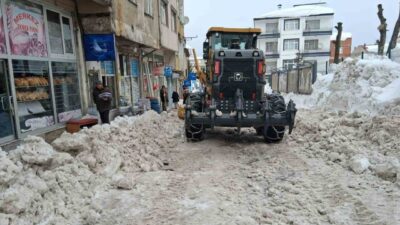 Ordu’nun iç kesimlerinde etkili olan kar yağışı ve yollarda oluşan