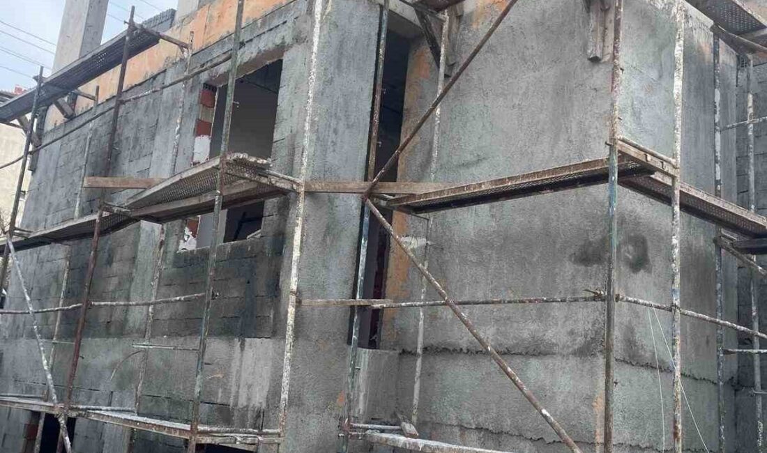 Zonguldak’ın Karadeniz Ereğli ilçesinde inşattan düşen işçi yaşamını yitirdi. Edinilen