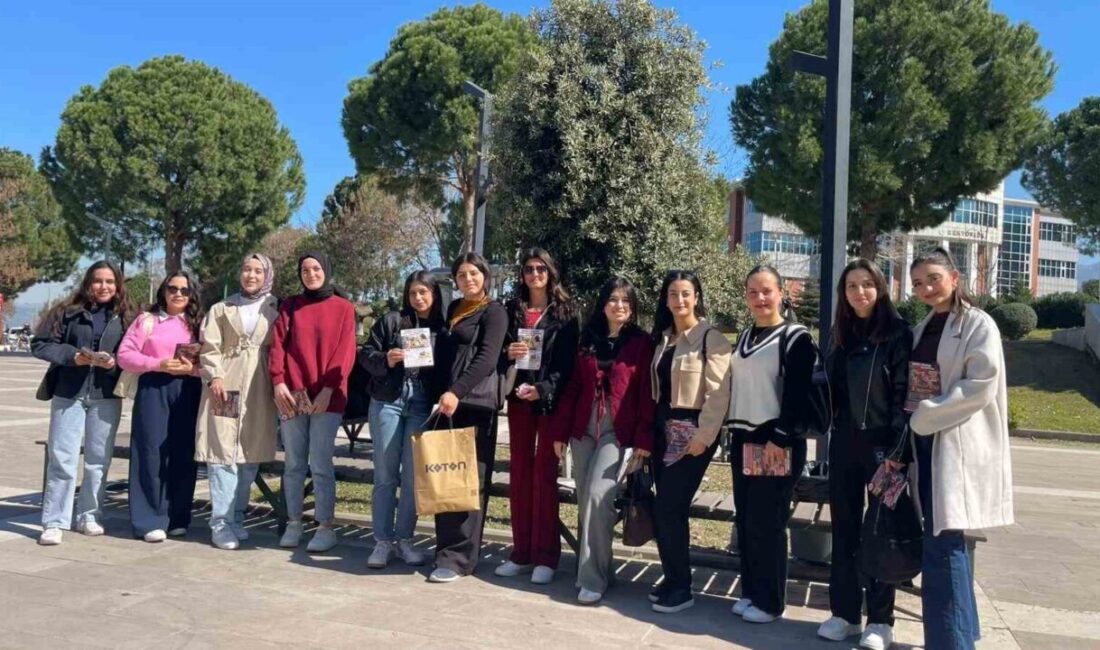 Osmaniye’de üniversite öğrencileri, 8 Mart Dünya Kadınlar Günü dolayısıyla üniversite