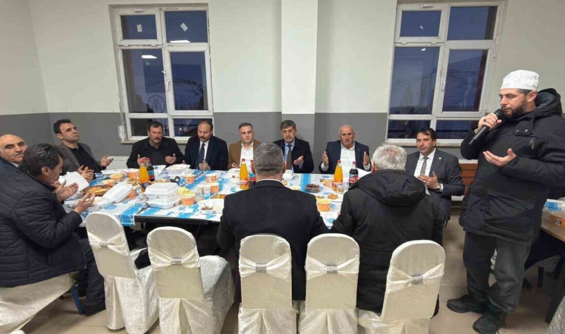 Otlukbeli’nde şehit yakınları, gaziler ve vatandaşların katılımıyla iftar programı düzenlendi.