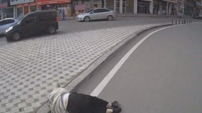 Afyonkarahisar’da otobüsün çarptığı kadının hayatını kaybettiği kazanın araç kamerası görüntüleri