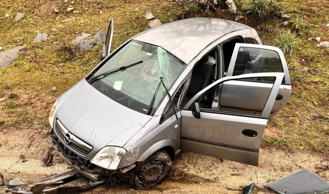 Manisa’nın Kula ilçesinde kontrolden çıkan otomobilin şarampole devrildiği kazada 1
