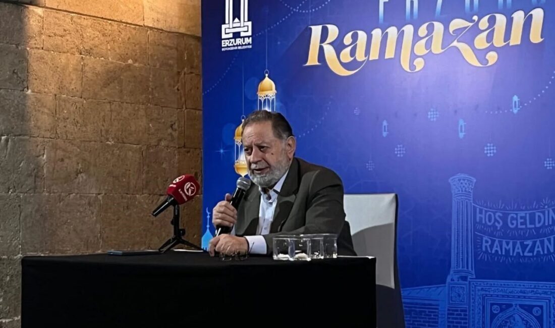 Erzurum’da Büyükşehir Belediyesi’nin düzenlediği “Ramazan Neşesi” etkinlikleri kapsamında gerçekleşen söyleşi