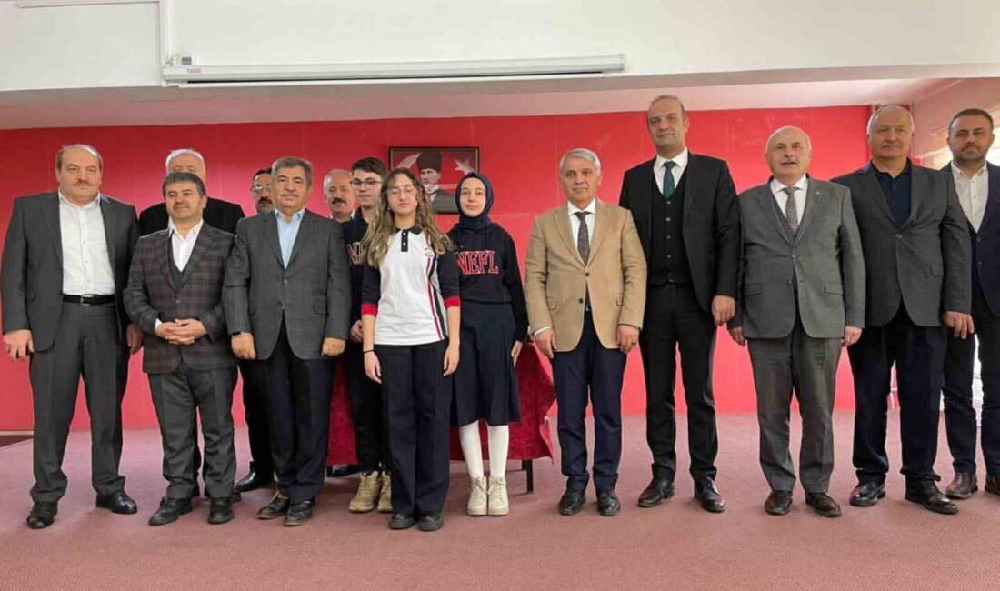 Merhum Başbakan Necmettin Erbakan, ölüm yıldönümünde Erzurum’da düzenlenen törenle anıldı.